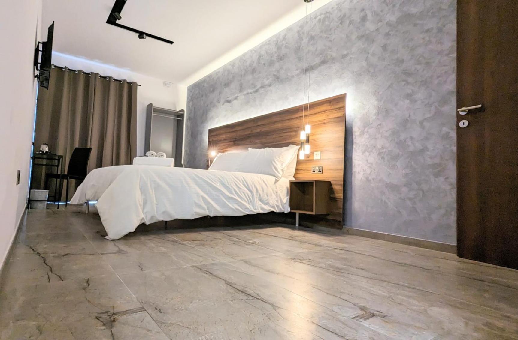Hotel De La Croix St. Julian's Zewnętrze zdjęcie